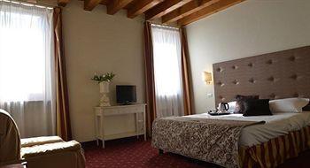 Hotel Franciscus à Vérone Extérieur photo